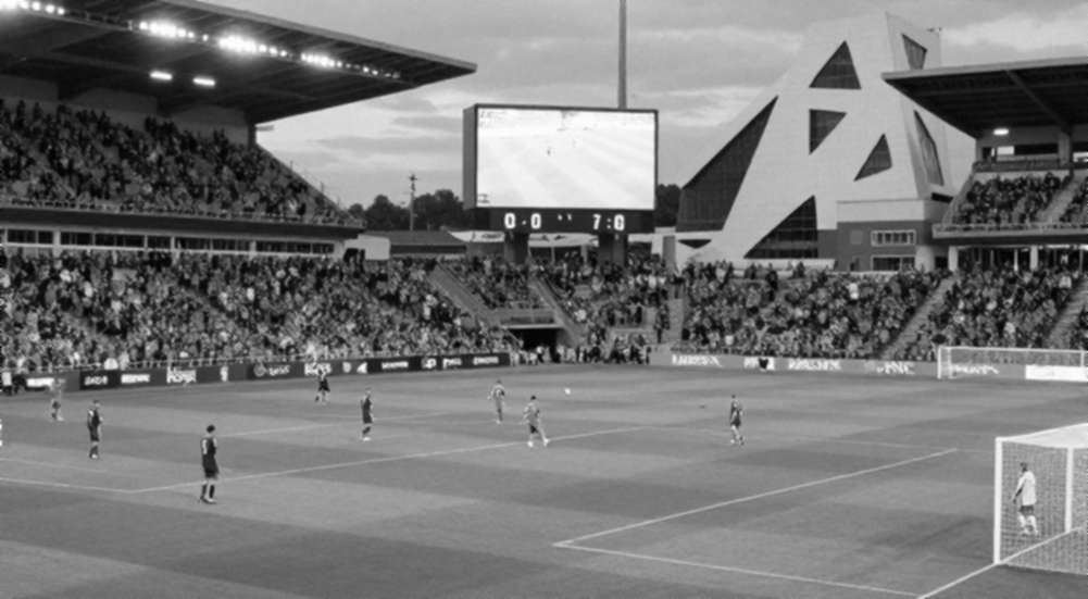 Blockchain's Wave in Football: Fan Tokens, NFT Tickets and the New Pitch of Transparent Transfers Blockchain's Wave in Football: Fan Tokens, NFT Tickets and the New Pitch of Transparent Transfers