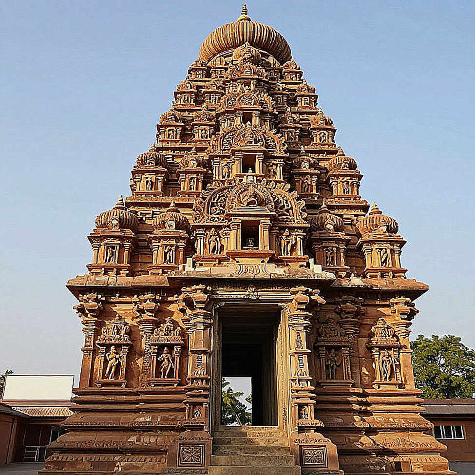 রেকর্ডের খাতায় চ্যাম্পিয়ন, ক্যামেরার ফ্রেমে অনুপস্থিত: বাংলাদেশের নারী ভলিবলের অদৃশ্য অর্থনীতি