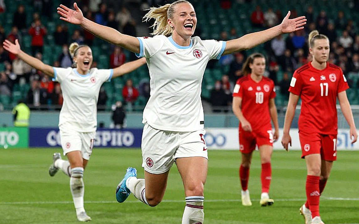 The Tournament-Premium Fee Chain: How Thirty Minutes Adds Thirty Million Euros The Tournament-Premium Fee Chain: How Thirty Minutes Adds Thirty Million Euros