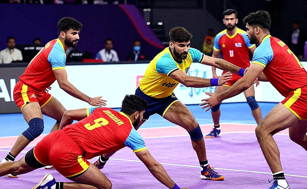৪৯–২৪-এর ভেতরে যা দেখা যায় না: ভারতের রেইড-টাচ আর ইরানের ছায়া ৪৯–২৪-এর ভেতরে যা দেখা যায় না: ভারতের রেইড-টাচ আর ইরানের ছায়া