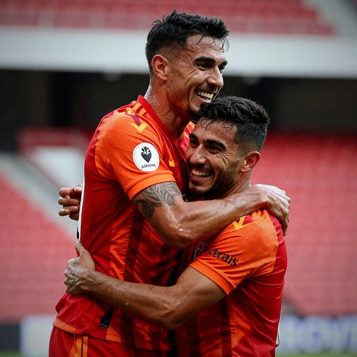 সেভিয়ার সন্ধ্যা, নামহীন এক লাইভ পেজ, আর 'চ্যাম্পিয়ন' শব্দের দুই মুখ সেভিয়ার সন্ধ্যা, নামহীন এক লাইভ পেজ, আর 'চ্যাম্পিয়ন' শব্দের দুই মুখ