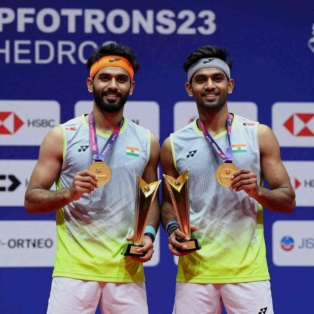 কুনলাভুতের তিন-মুকুট: ৬৪ বছরের খরা ভেঙে এশিয়ার সিংহাসনে থাইল্যান্ড কুনলাভুতের তিন-মুকুট: ৬৪ বছরের খরা ভেঙে এশিয়ার সিংহাসনে থাইল্যান্ড